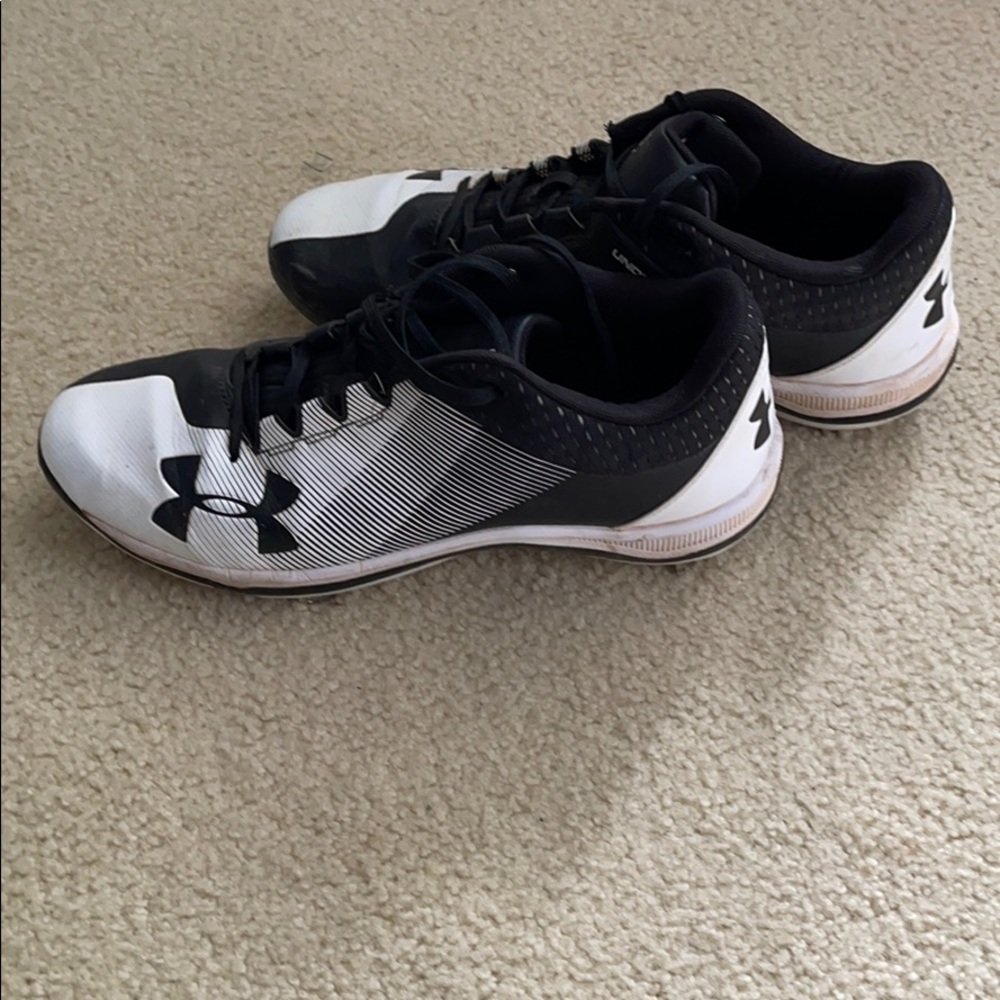 Men’s under armour metal baseball cleats